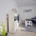 Apartment Navy Near The Beach